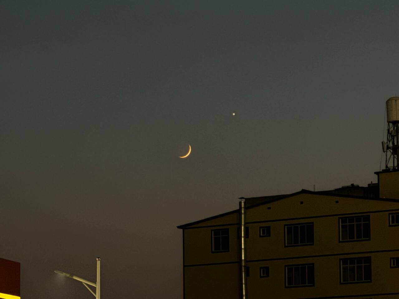 平果铝城大道的夜晚